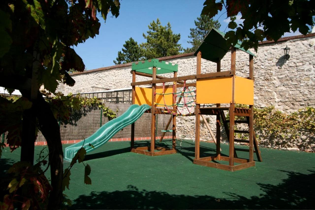 Moulin De Moulignon B&B Messy Екстериор снимка